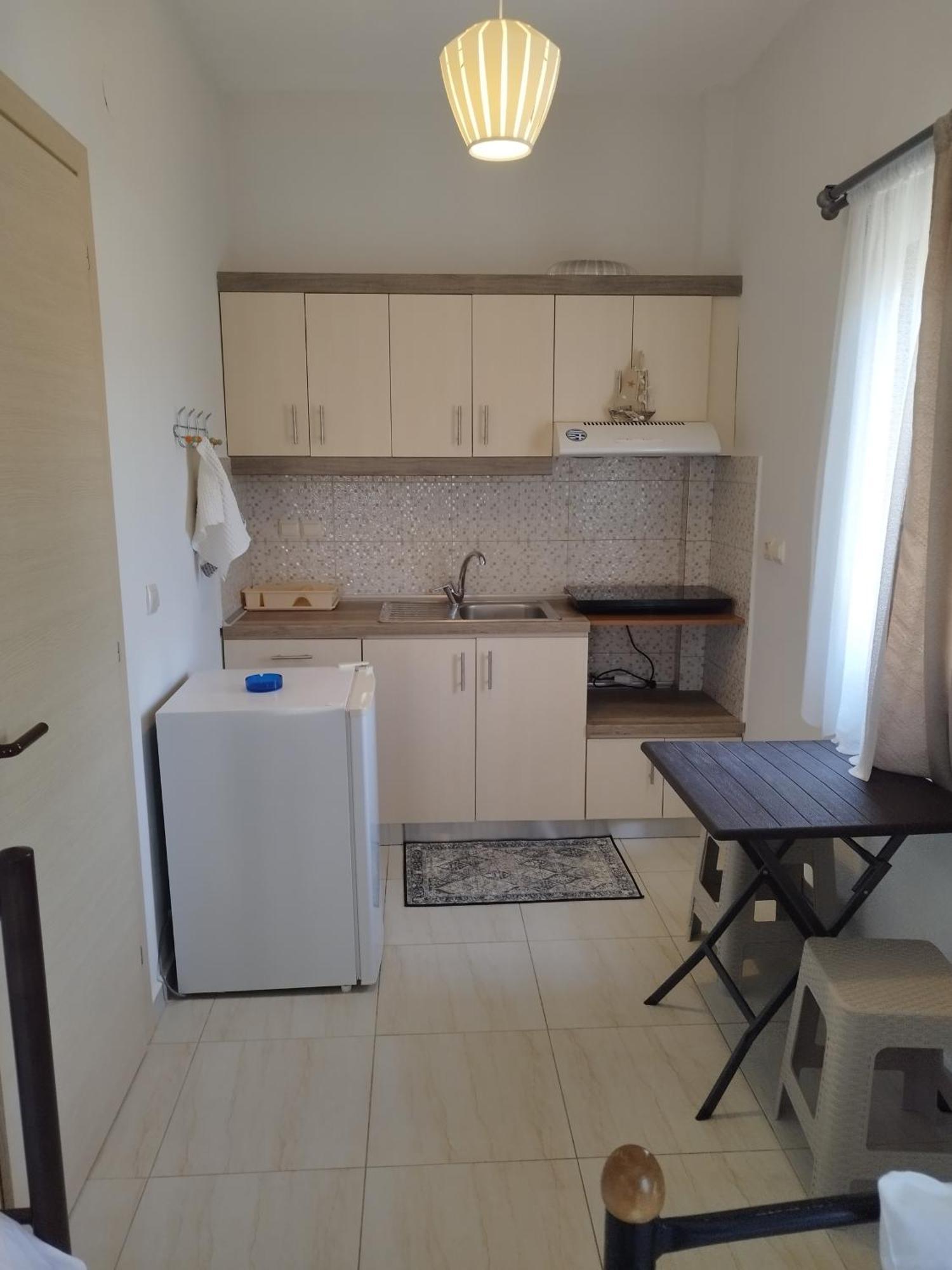Christa'S Studio Apartment Никити Екстериор снимка