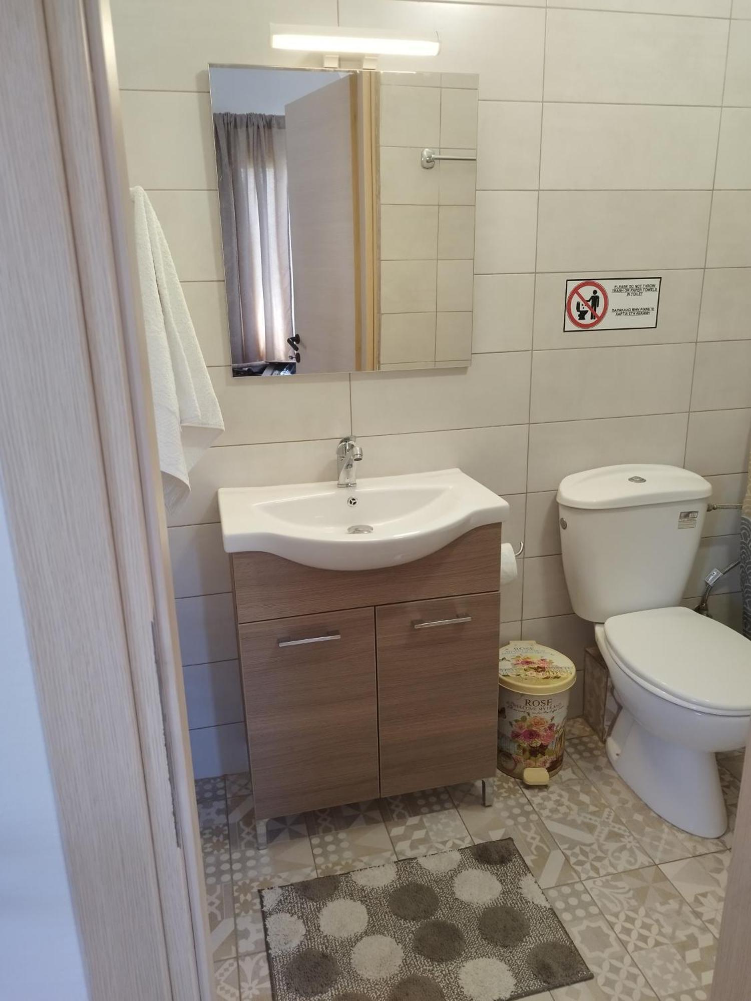 Christa'S Studio Apartment Никити Екстериор снимка